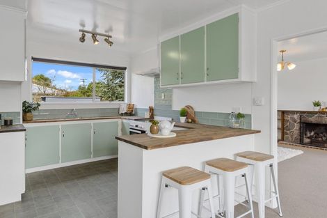 Photo of property in 2 Queen Street, Springfield, 7681