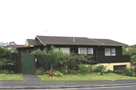Photo of property in 1 Milwaukee Place, Glendene, Auckland, 0602