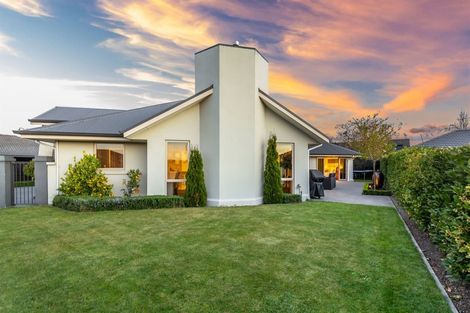 Photo of property in 16 Harrys Way, Redwood, Christchurch, 8051