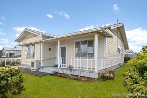 Photo of property in 51 Allardice Street, Dannevirke, 4930