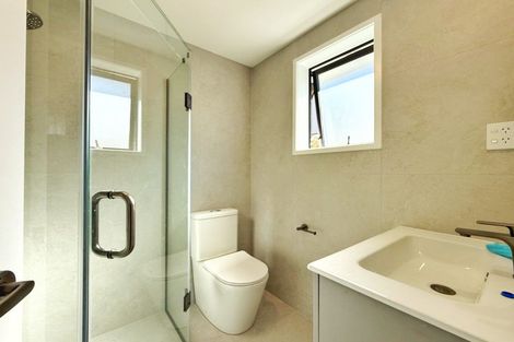 Photo of property in 94 West Harbour Drive, West Harbour, Auckland, 0618