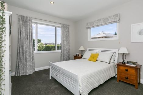 Photo of property in 82 Rochfort Road, Havelock North, 4130