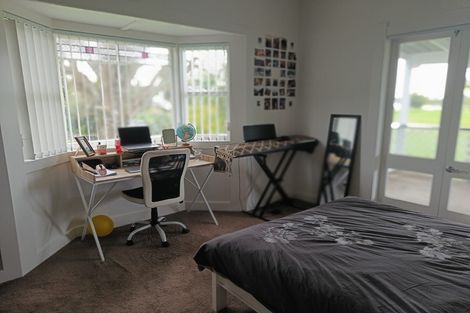 Photo of property in 105 Archibald Road, Kelston, Auckland, 0602