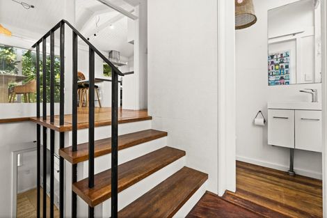 Photo of property in 3a Bay View Road, Bluff Hill, Napier, 4110