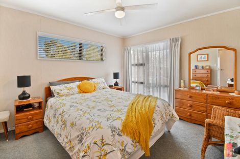 Photo of property in 7 Oakmont Place, Wattle Downs, Auckland, 2103