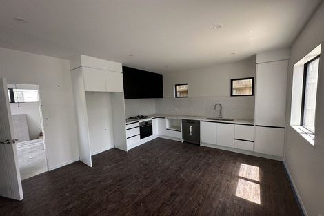 Photo of property in 29a Sheridan Drive, New Lynn, Auckland, 0600