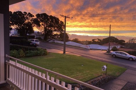 Photo of property in 9 Lismore Street, Strandon, New Plymouth, 4312