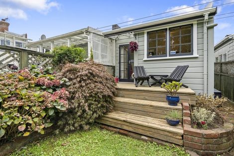 Photo of property in 8 Royal Street, Berhampore, Wellington, 6023