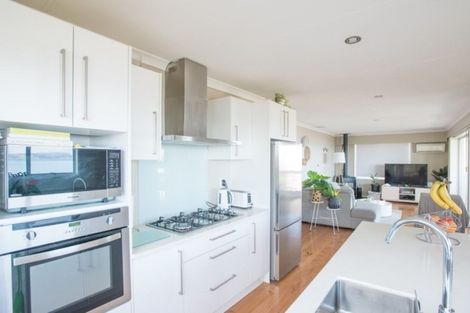 Photo of property in 57 Pacific Parade, Army Bay, Whangaparaoa, 0930