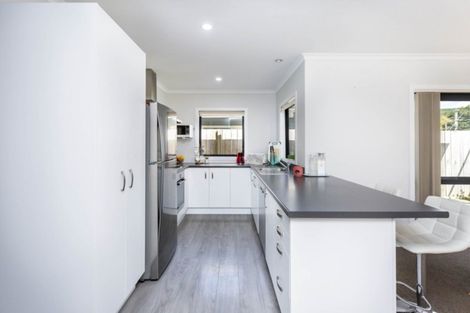 Photo of property in 10 Reubens Farm Lane, Taita, Lower Hutt, 5011