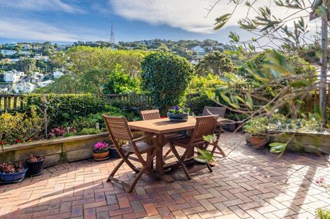 Photo of property in Mt Carmel Mews, 12/9 Arawa Road, Hataitai, Wellington, 6021