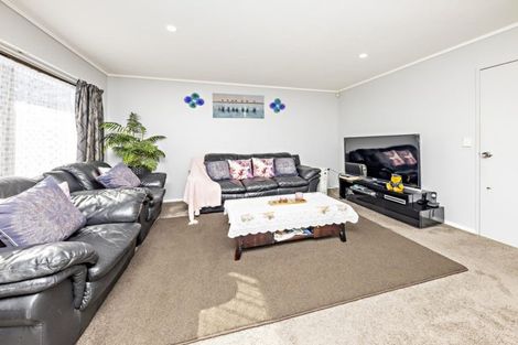 Photo of property in 2/22 Swaffield Road, Papatoetoe, Auckland, 2025