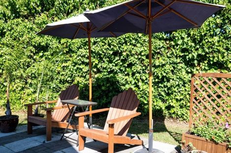 Photo of property in 2/2 Becroft Drive, Forrest Hill, Auckland, 0620