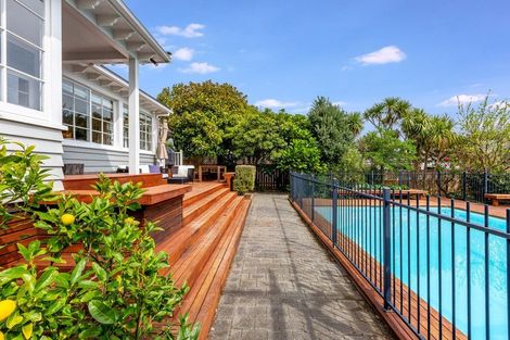 Photo of property in 396 Muritai Road, Eastbourne, Lower Hutt, 5013