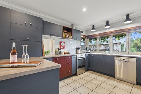 Photo of property in 76 Polson Hill Drive, Aokautere, Palmerston North, 4471