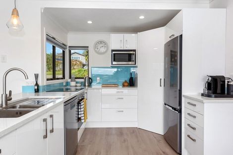 Photo of property in 8 Bay View Road, Raglan, 3225