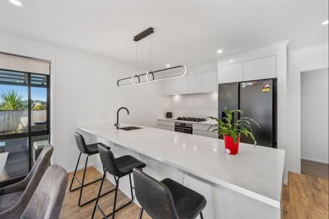 Photo of property in 31 Atutahi Street, Hurdon, New Plymouth, 4310
