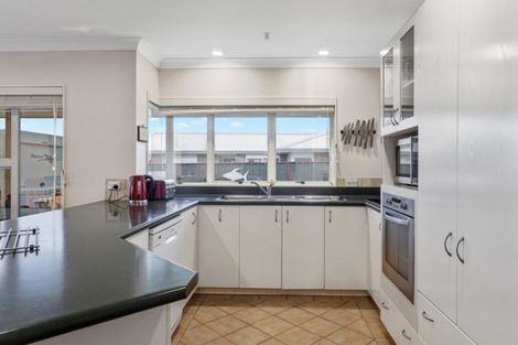 Photo of property in 21 The Glebe, Coastlands, Whakatane, 3120