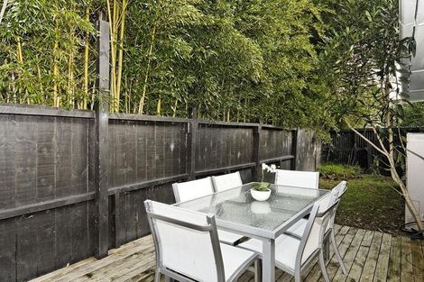 Photo of property in 17 Sheridan Drive, New Lynn, Auckland, 0600