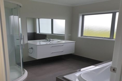 Photo of property in 53 Anselmi Ridge Road, Pukekohe, 2120