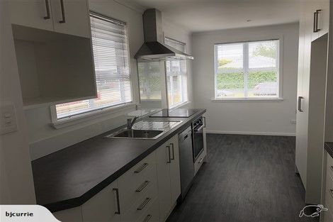 Photo of property in 35 Lombard Street, Palmerston North, 4410
