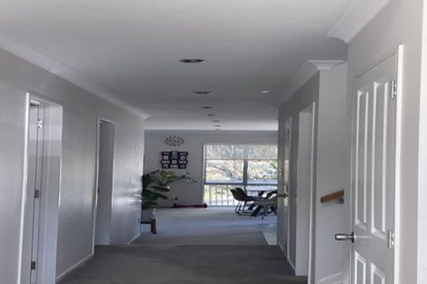 Photo of property in 30 Namsan Close, Fairview Heights, Auckland, 0632