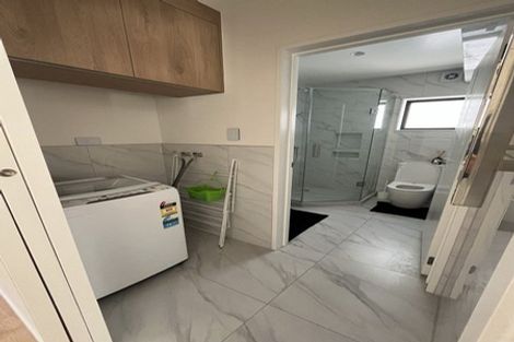 Photo of property in 5/147c Carlisle Road, Northcross, Auckland, 0632