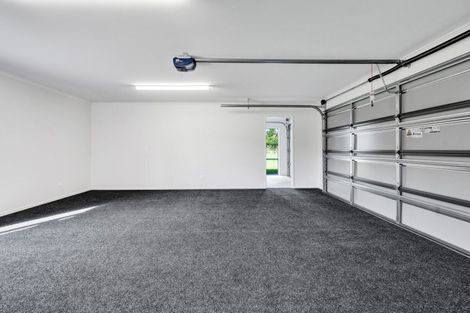 Photo of property in 31 Ninia Road, Paraite, New Plymouth, 4373