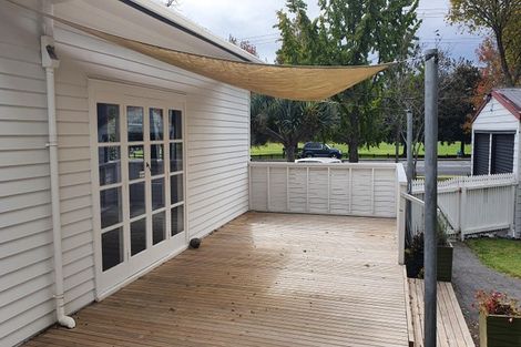 Photo of property in 25 Taupaki Road, Taupaki, Henderson, 0782