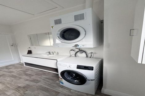 Photo of property in 17 Tavistock Road, Melrose, Wellington, 6023