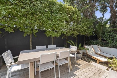 Photo of property in 8 Sylvan Park Avenue, Milford, Auckland, 0620