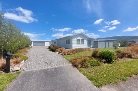 Photo of property in 2 Mckerrow Place, Featherston, 5710