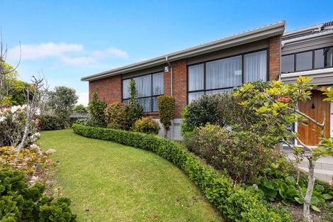 Photo of property in 16 Renoir Street, West Harbour, Auckland, 0618