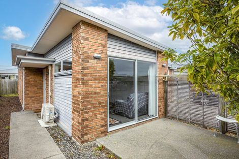 Photo of property in 49 Lyndon Street, Riccarton, Christchurch, 8041