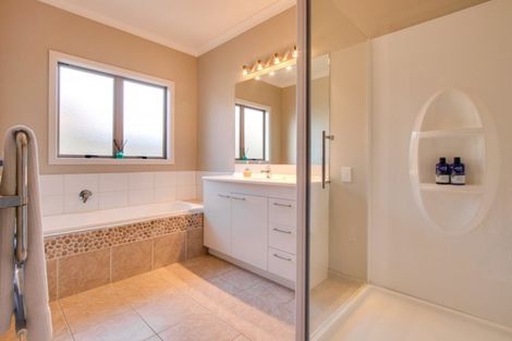 Photo of property in 18 Pania Place, Poraiti, Napier, 4112