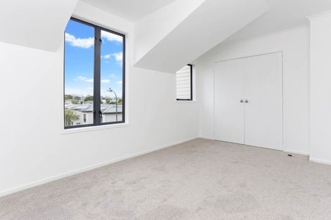 Photo of property in 13 Barnea Circle, Glen Eden, Auckland, 0602