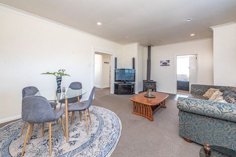 Photo of property in 16 Central Avenue, Gonville, Whanganui, 4501