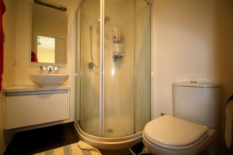 Photo of property in 33 Park Road, Glenfield, Auckland, 0629