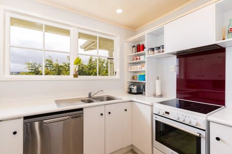 Photo of property in 18 Chisbury Lane, Churton Park, Wellington, 6037