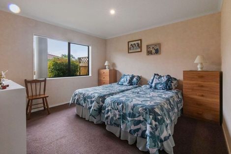 Photo of property in 9 Heaphy Place, Pukehangi, Rotorua, 3015