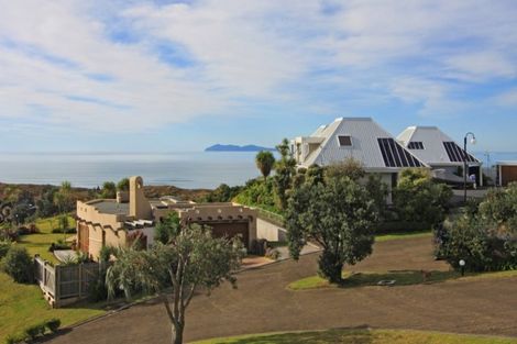 Photo of property in 2/508 Seaforth Road, Bowentown, Waihi Beach, 3177