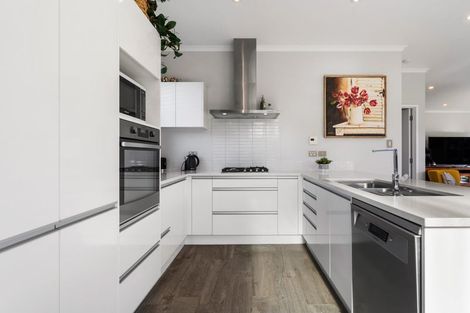 Photo of property in 8 Huarahi Pai Road, Huapai, Kumeu, 0810