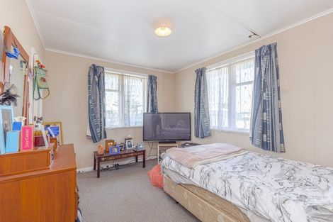 Photo of property in 8 Cross Street, Castlecliff, Whanganui, 4501