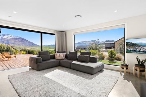 Photo of property in 8 Ellesmere Avenue, Jacks Point, Queenstown, 9371