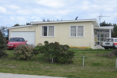 Photo of property in 79 Kahukura Avenue, Waitarere Beach, Levin, 5510