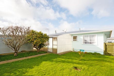 Photo of property in 17 Somerset Crescent, Highbury, Palmerston North, 4412