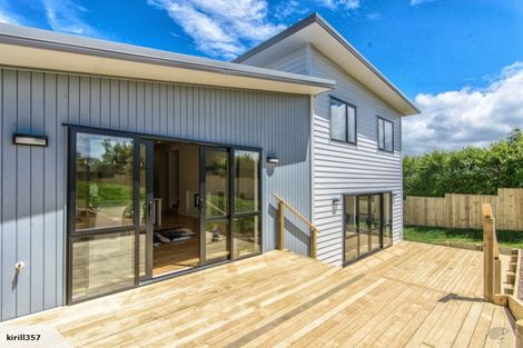 Photo of property in 9 Nerehana Place, Red Beach, 0932