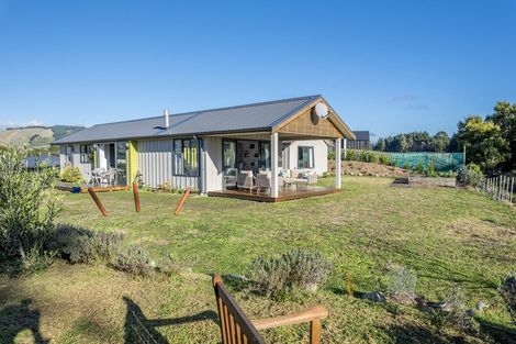 Photo of property in 48 Ferndale Drive, Waikanae, 5036