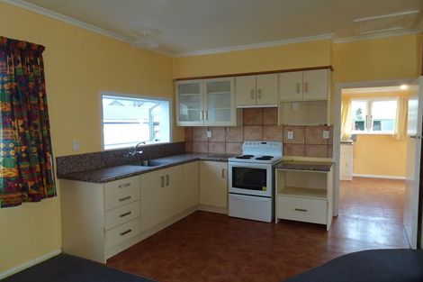 Photo of property in 12 Huxley Street, Pahiatua, 4910