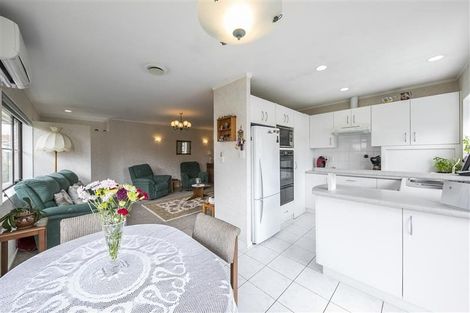 Photo of property in 4a Skilgate Avenue, New Lynn, Auckland, 0600